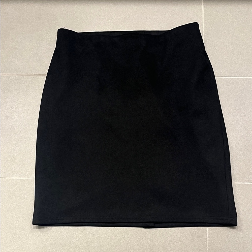 Vince Camuto Classic Pull on Black Pencil Skirt -Faux Suede